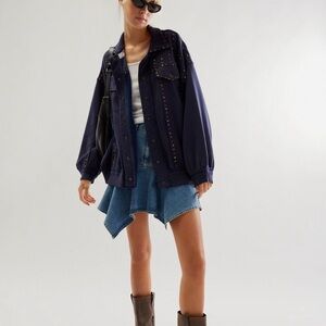 Free People Keepin’ On Trucker Shirt Navy size XS